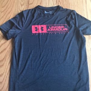 Men’s small heat gear Under Armour athletic shirt
